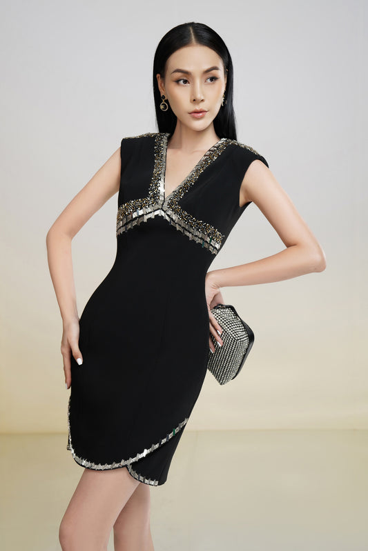 Glamorous Black Sleeveless V-Neck Dress with Metallic Embellishments