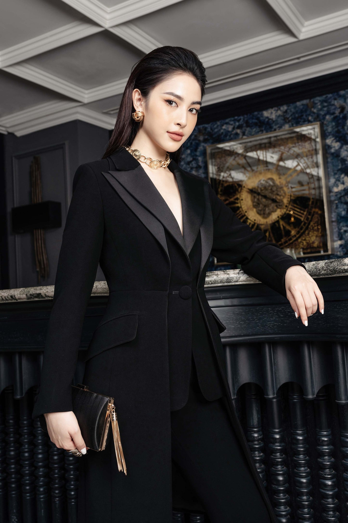 Black Tailored Suit Set with Long Blazer and Wide-Leg Pants