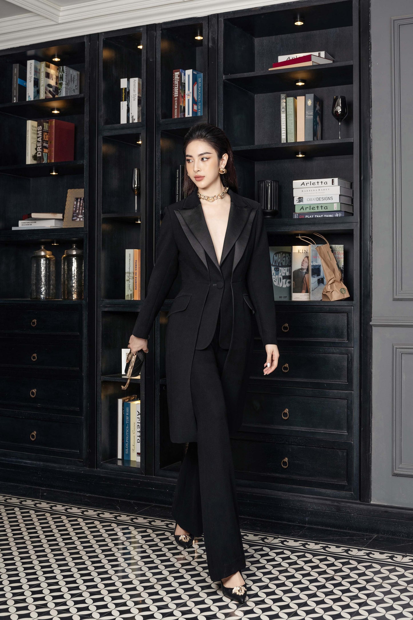 Black Tailored Suit Set with Long Blazer and Wide-Leg Pants