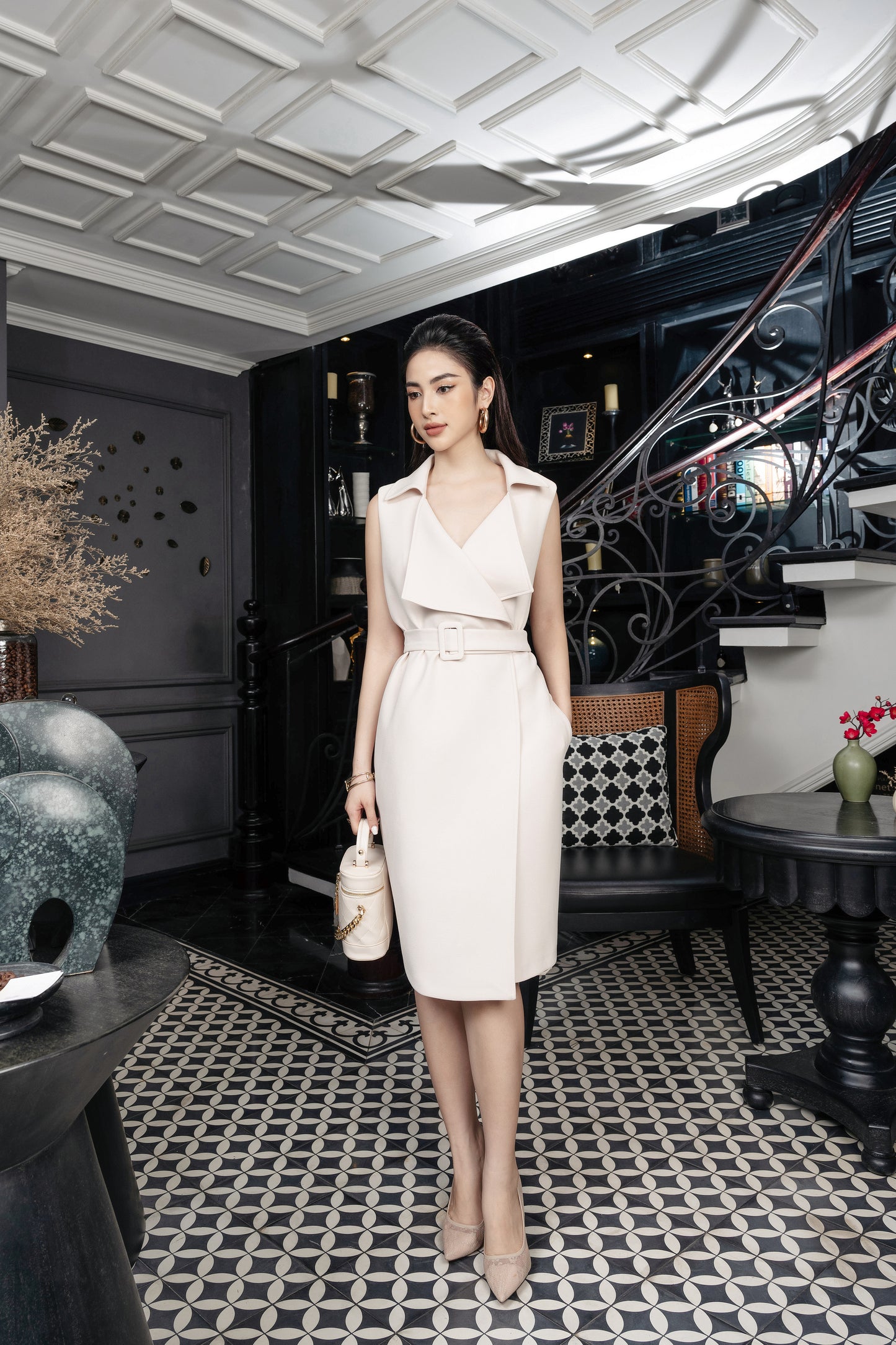 Sleeveless Beige Blazer Dress with Belt