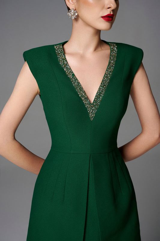 Emerald Green V-Neck Pleated Cocktail Dress – Beaded Neckline Partywear