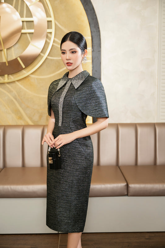 Elegant Grey Tweed Midi Dress with Sparkling Collar and Cape Sleeves