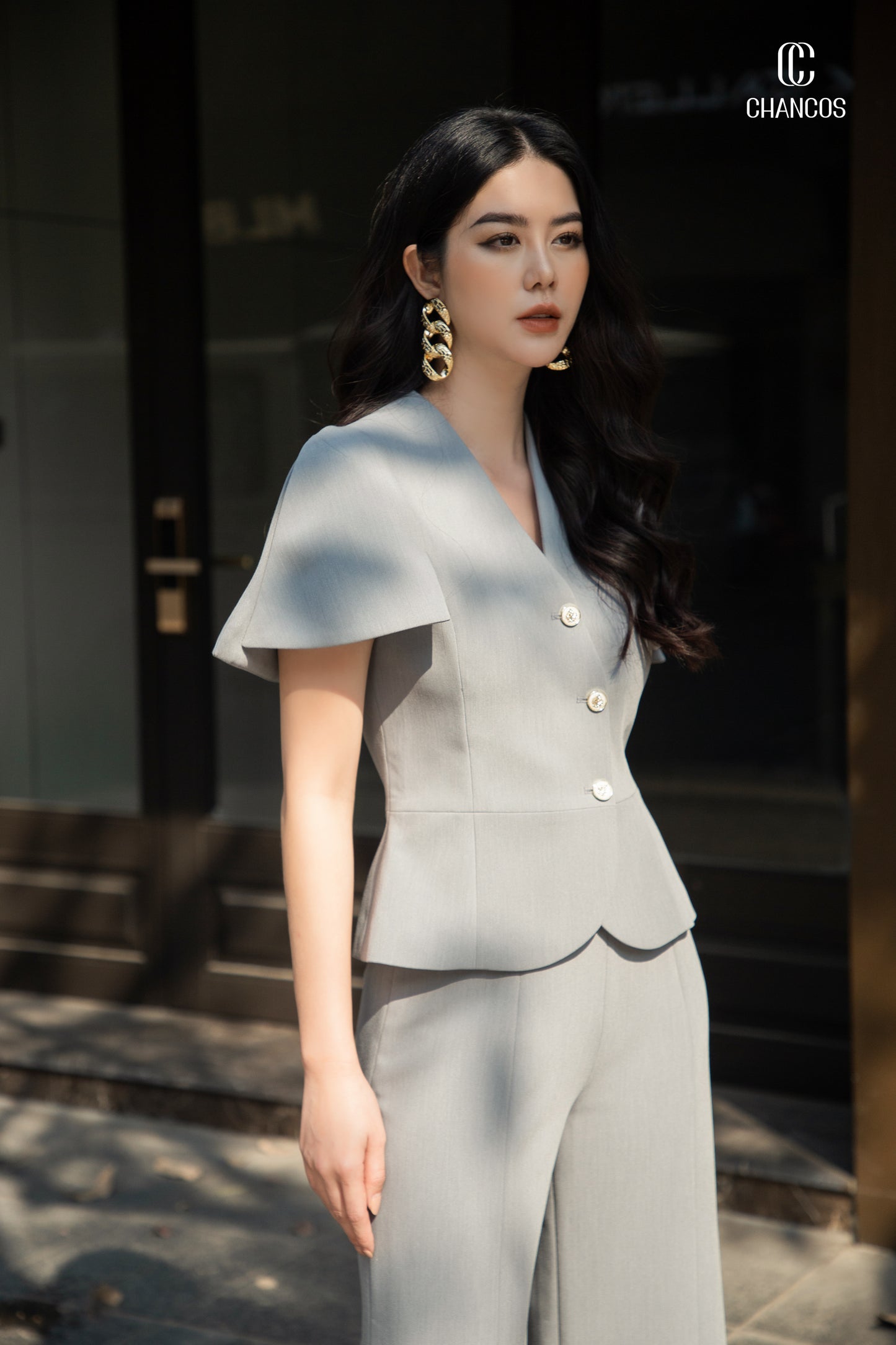 Grey Wide-Leg Pant Suit with Flutter Sleeve Blazer