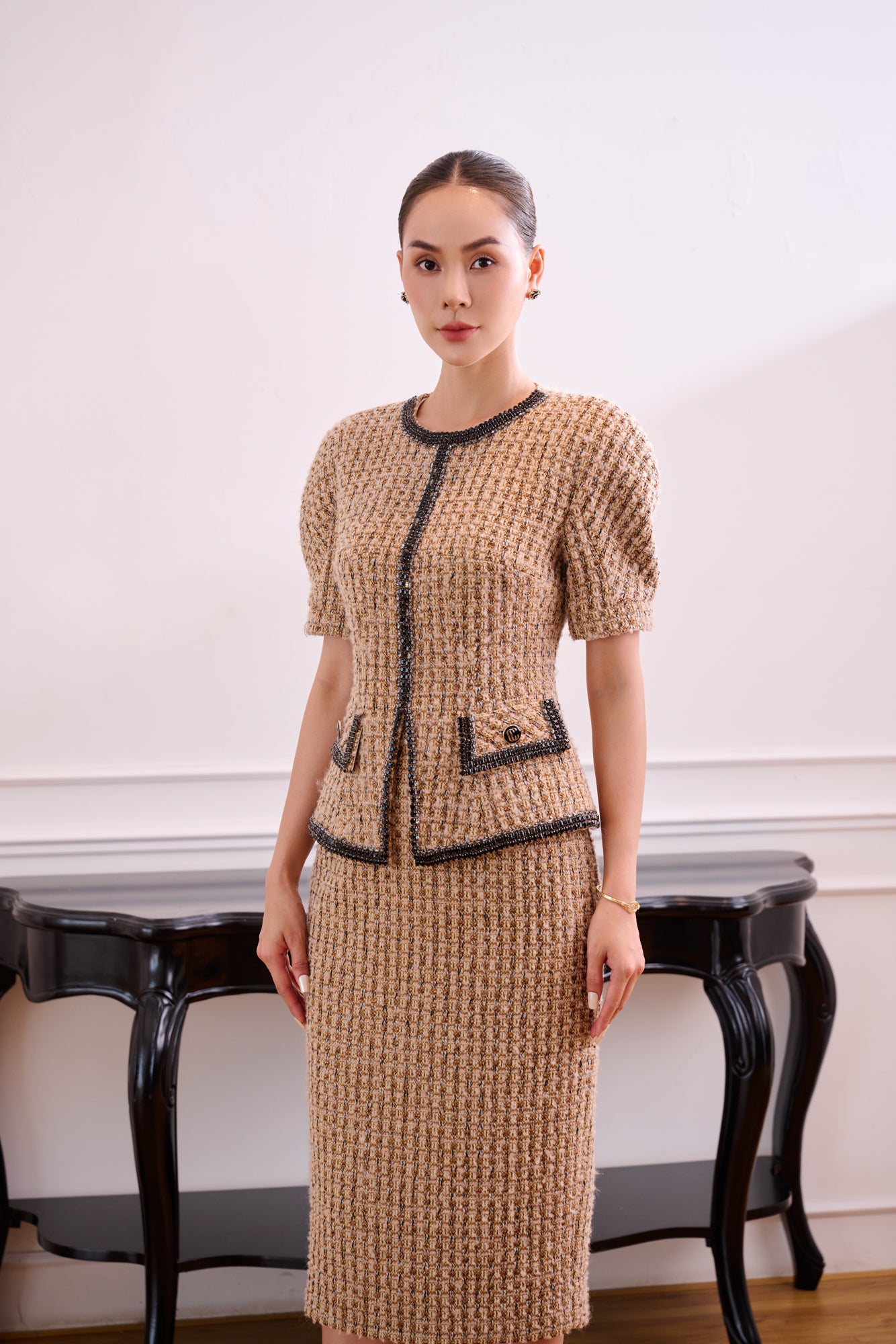 Tweed Two-Piece Suit with Short Sleeves and Pencil Skirt