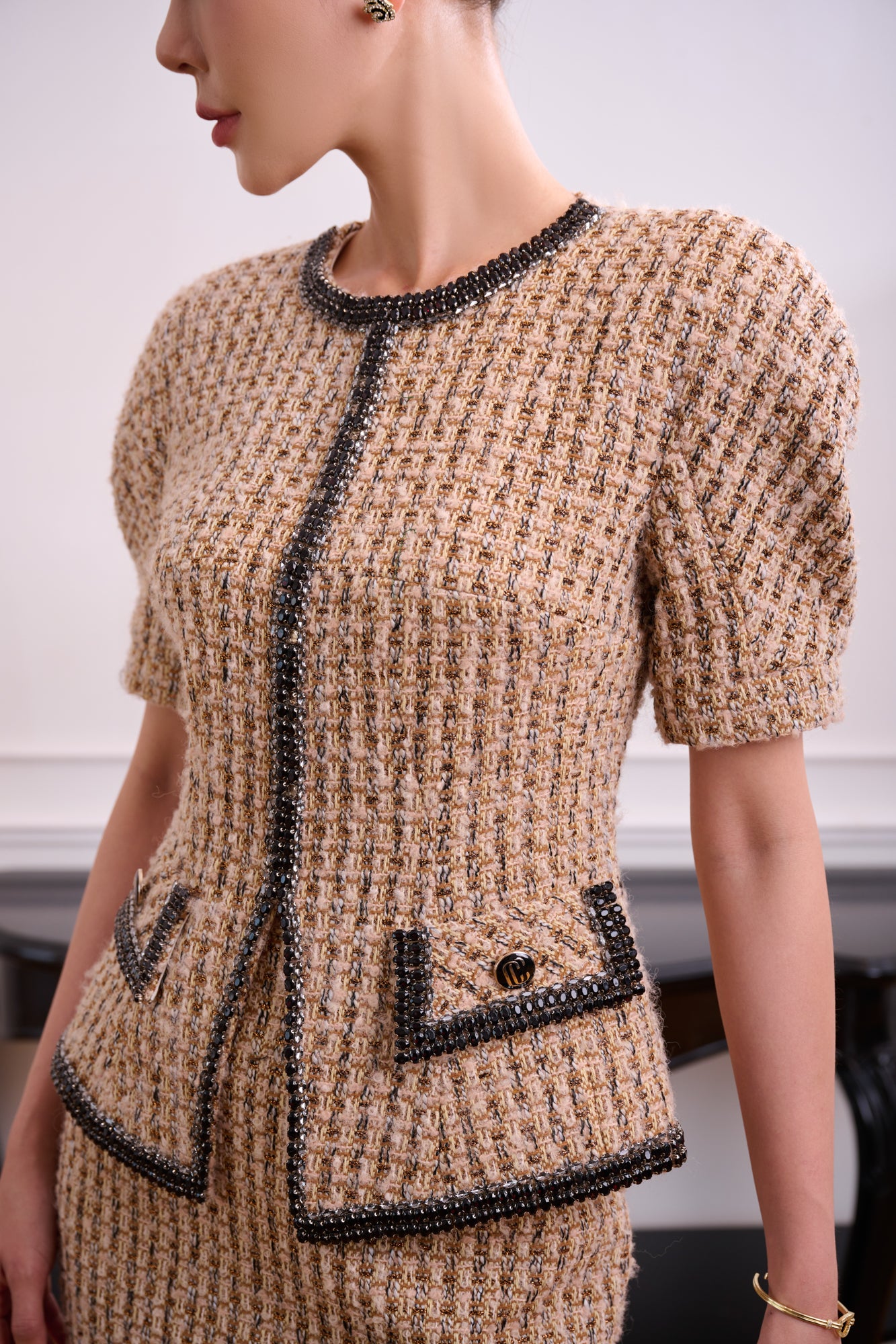 Tweed Two-Piece Suit with Short Sleeves and Pencil Skirt