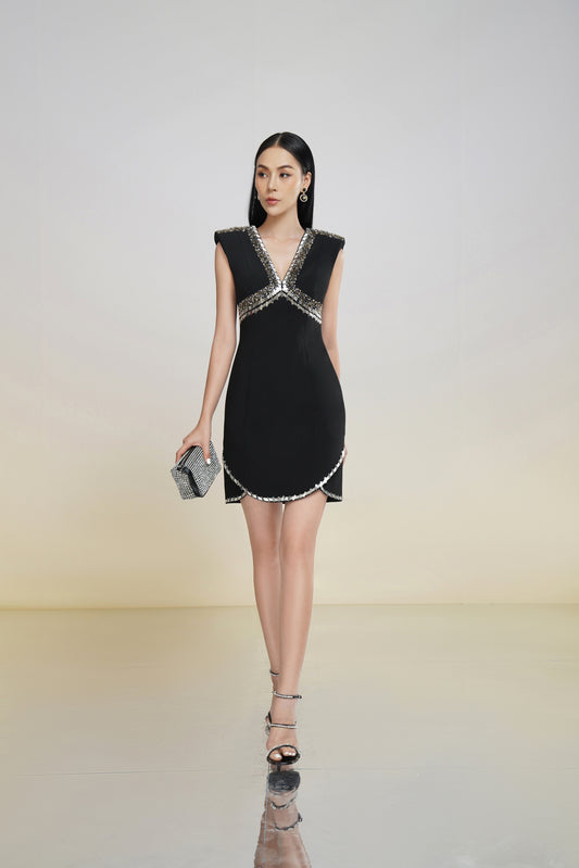 Glamorous Black Sleeveless V-Neck Dress with Metallic Embellishments